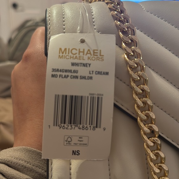 MICHAEL KORS WHITNEY MEDIUM QUILTED SHOULDER BAG - Picture 8 of 9